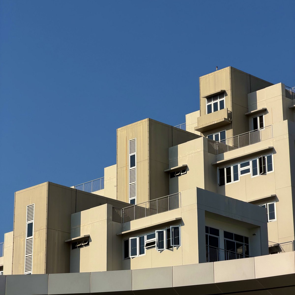 NIGHT_004 tweet media