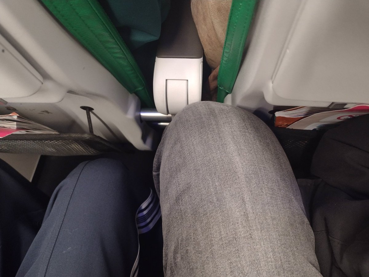 AutumnForce's tweet photo. @transavia Is dit normaal tegenwoordig? https://t.co/63elTn0v1F