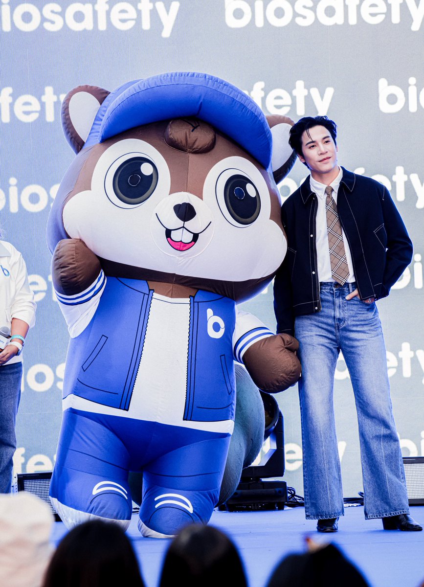 ส่งต่อความสดใสของ BRAND AMBASSADOR Biosafety 🫣✨💙

#biosafetyXjesjpp
#BiosafetyRhythmofConfidence 
#jesjpp #centralwOrld