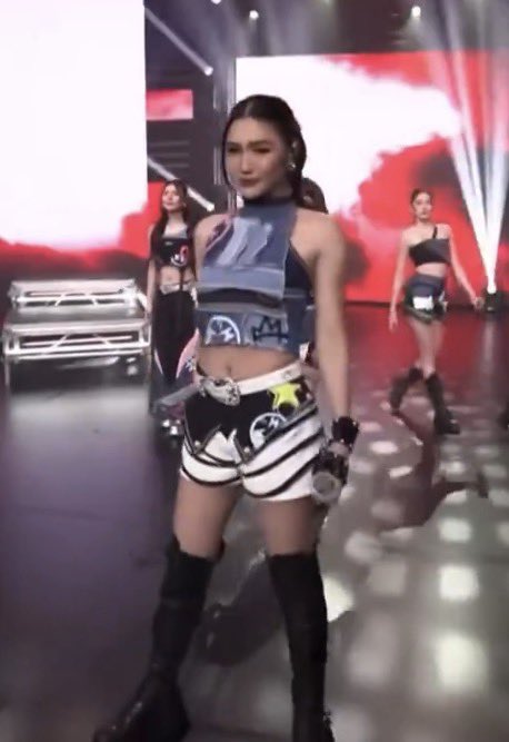 fake mallows 🧍🏻♀️ tweet media