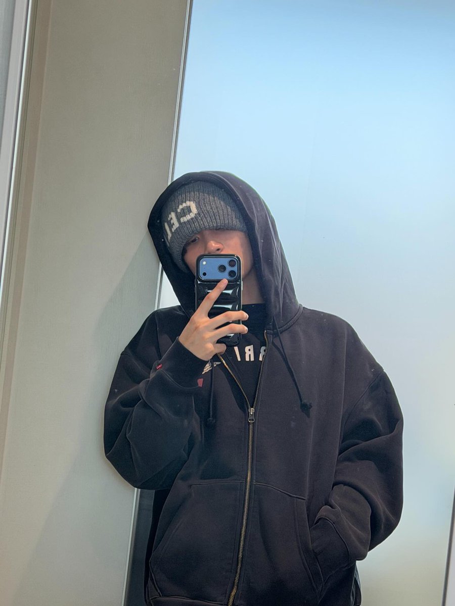 nctpopbase's tweet photo. NCT’s HAECHAN shows off his boyfriend in new Instagram post. https://t.co/tq2GYVr4hQ