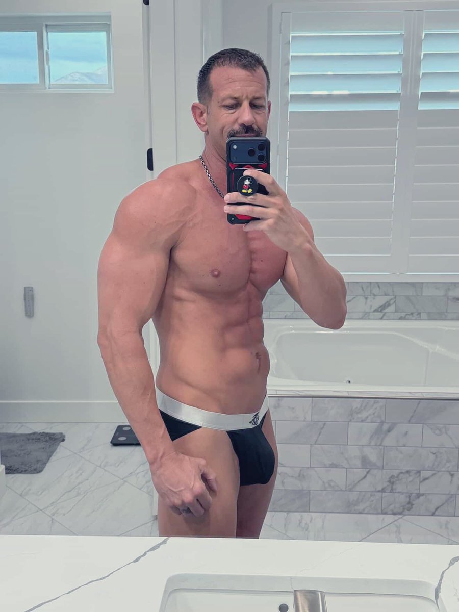 ShizFit tweet media