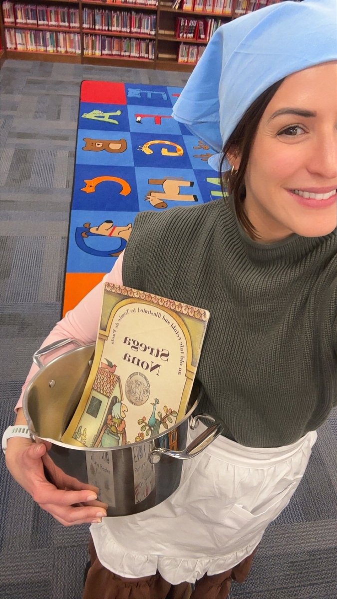 meghanreadss's tweet photo. I see your six figure corporate job and raise you Book Character Dress-up Day https://t.co/7EUrOEtJRF