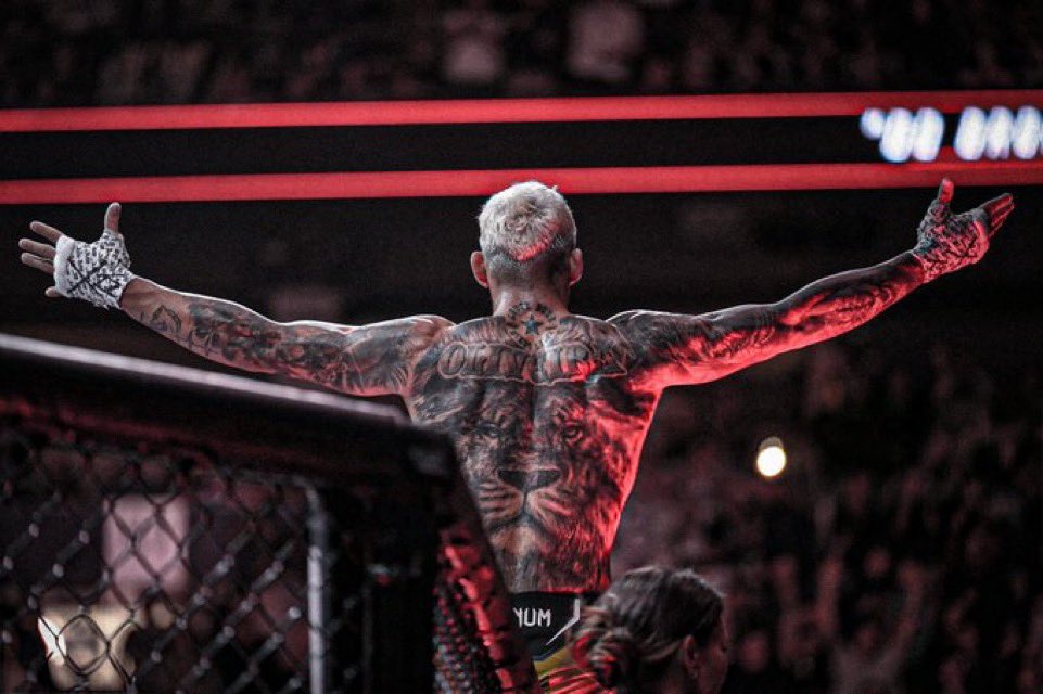 LeColisee_off's tweet photo. Mesdames et Messieurs,

Charles Oliveira ❤️ 🐐

#UFC326 https://t.co/U8Z9azMcks