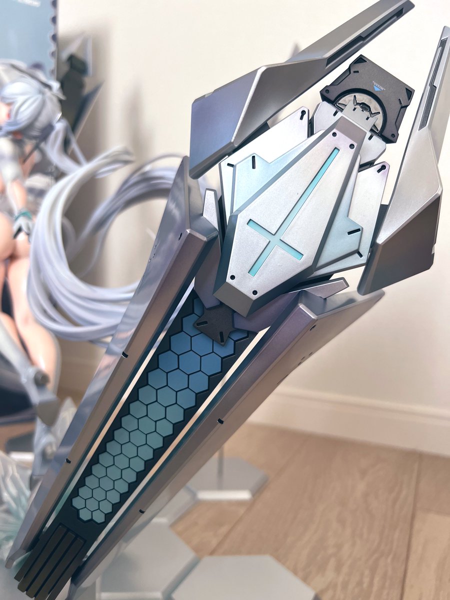 シンデレラ 1/4フィギュア届いたーーー!!!!
デカすぎーーーーー!!!!!!😭😭😭
装備の出来とかとても良いー!!!😭😭😭 