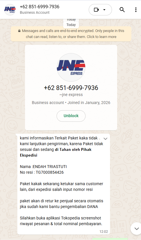 DekTitut's tweet photo. @JNECare Penipuan pakai nama JNE. Ya kali beli barang di @tokopedia, terus yg balikin dananya JNE?   Nomor resi saya bisa bocor, gimana cara? https://t.co/vqNZVGdSvf