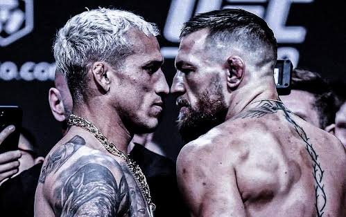 CagePulse_'s tweet photo. 🚨 MUHTEMEL DÖVÜŞ!

Charles Oliveira ve Conor McGregor, söylentilere göre BMF kemeri için Beyaz Saray veya Uluslararası Dövüş Haftası'nda karşı karşıya gelecek. https://t.co/b0adlDj3No