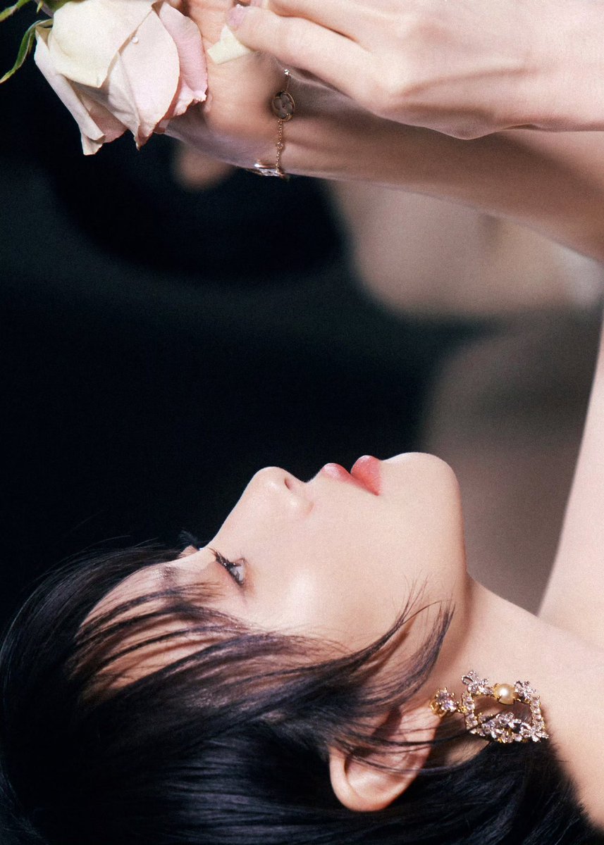 曲线主义 Hello Body livestream 💕💕💕

#VictoriaSong #SongQian #宋茜