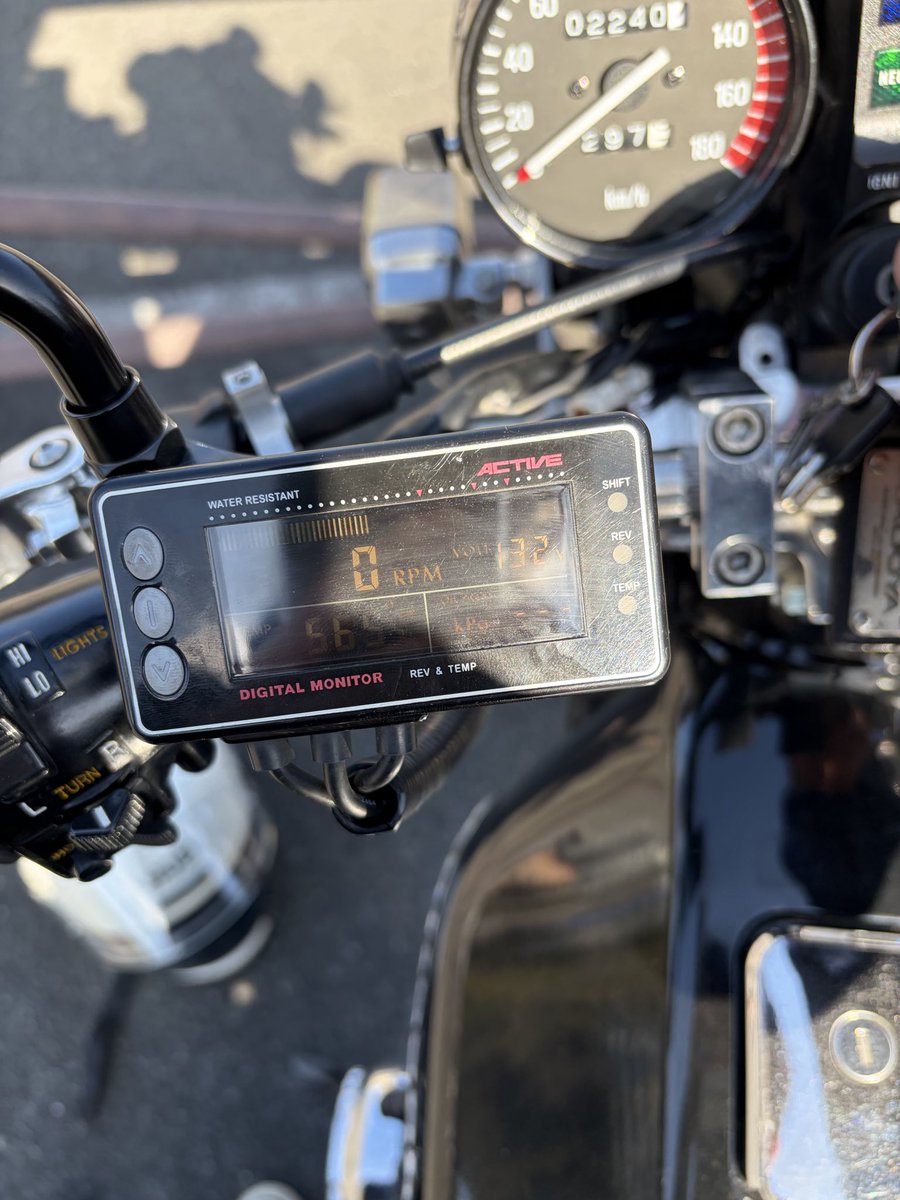 Z455FX's tweet photo. 油温、油圧、タコ、電圧が一台でみれるなんて優秀
再販して欲しい https://t.co/IV5pD4qqC1