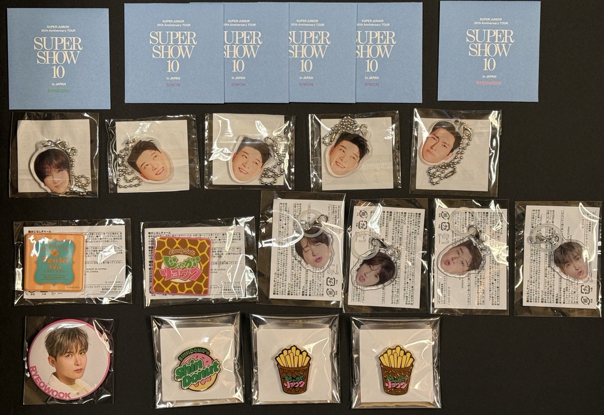 KHEH15's tweet photo. SUPERJUNIOR 20th anniversary TOUR 〈SUPER SHOW 10〉 in Japan 交換 希望

(譲)イトゥク･☆イェソン･シンドン･シウォン･リョウク

(求)ウニョク･キュヒョン＞ドンヘ･ヒチョル(身内分) 
※詳細はリプ参照

本日ベルーナ手渡し可
お気軽にお声掛けください。
↓ https://t.co/3n71hDAGUg