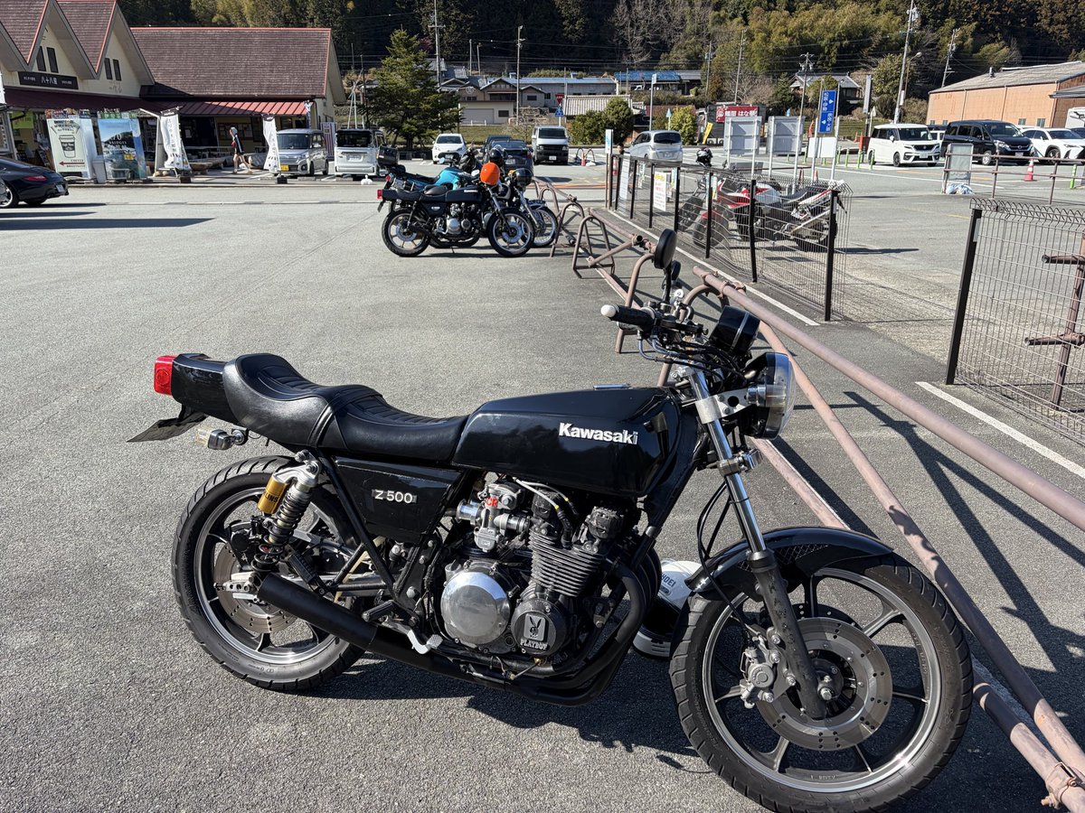 Z455FX's tweet photo. 500乗りさんと遭遇 https://t.co/kca6yT9JbL
