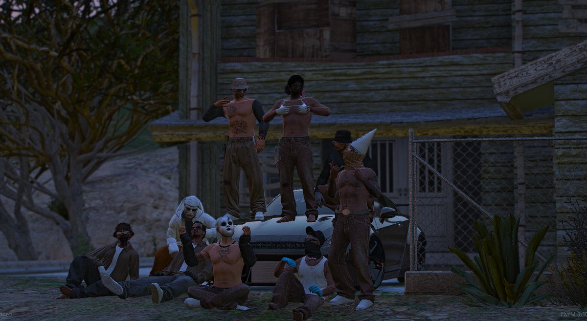 ! اندرو tweet media