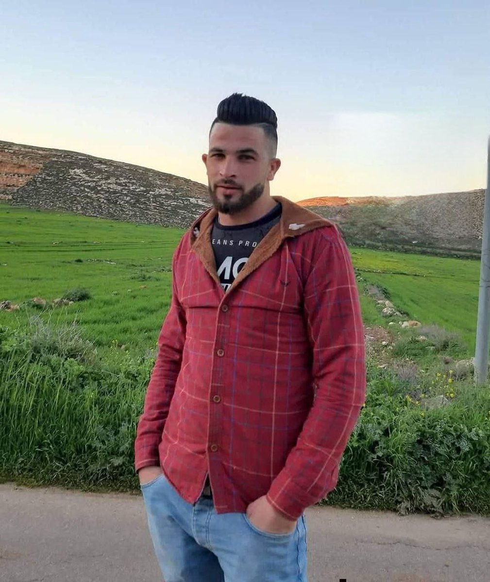 JalalAK_jojo's tweet image. 🚨Horrifying Pogrom took place overnight in Khitbet Abu Falah, north east of Ramallah.

Dozens of Israeli state-backed Jewish Pogromists came from "Shilo" Terror outposts cluster, massacred several villagers, incl: Thaer Hamayel (25), Fara'a Hamayel (57), and Mohammad Murrah (53)