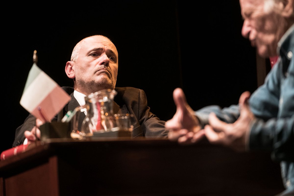 weproducciones's tweet photo. En IMPOSIBLE, lo posible también fue la mirada de Alejandro Persichetti, capaz de transformar la emoción de la escena en imágenes inolvidables. Jueves /viernes de marzo 20:30 hs El Tinglado
IMPOSIBLE de Erri De Luca
Walter Rey · Marcelo Ricci 
Dir: Sergio Dotta
@RedTicketsUY https://t.co/ulS0quHEEl