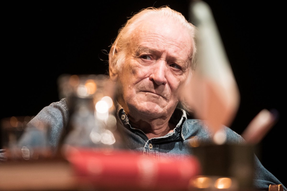 weproducciones's tweet photo. En IMPOSIBLE, lo posible también fue la mirada de Alejandro Persichetti, capaz de transformar la emoción de la escena en imágenes inolvidables. Jueves /viernes de marzo 20:30 hs El Tinglado
IMPOSIBLE de Erri De Luca
Walter Rey · Marcelo Ricci 
Dir: Sergio Dotta
@RedTicketsUY https://t.co/ulS0quHEEl