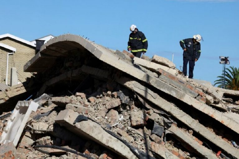 SABCNews_Radio's tweet photo. [LISTEN] 'Recurrence of collapsed buildings signals the need for crisis management' 

🔗https://t.co/KMIiFJpEHd

#sabcnews #WeekendView https://t.co/n1PLjMP95u