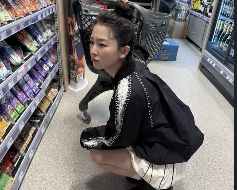 seulgi pics tweet media