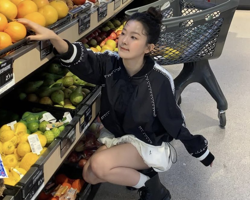 seulgi pics tweet media