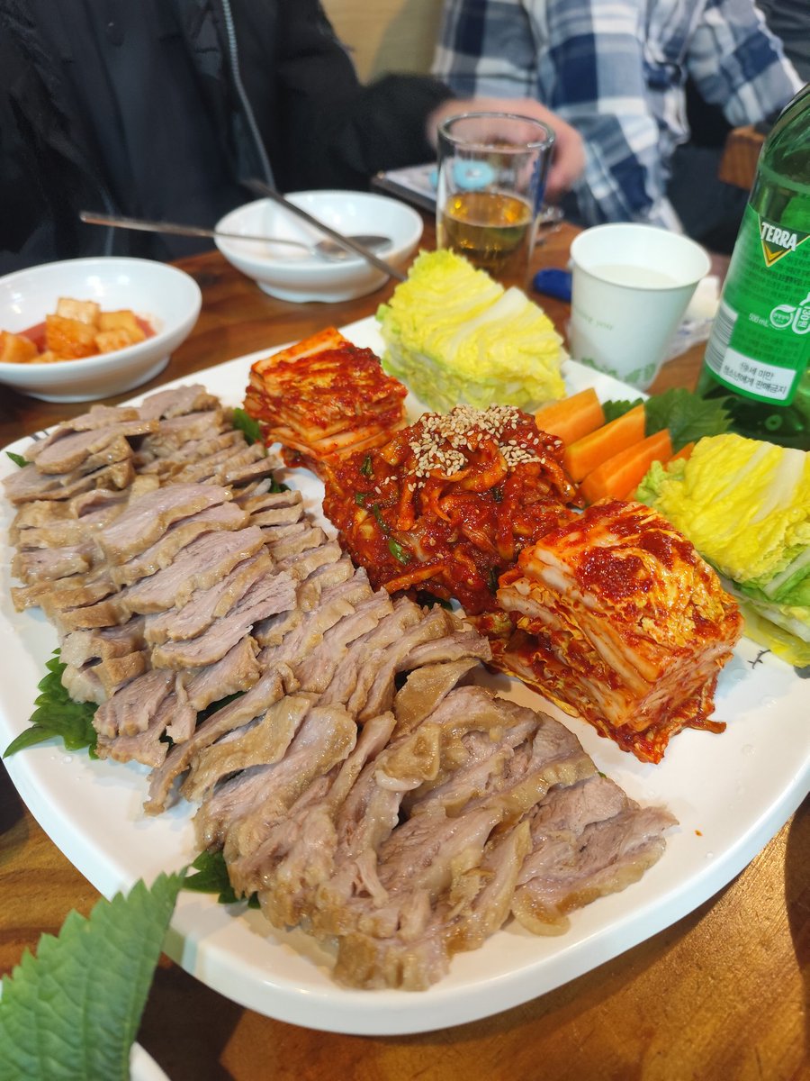 cdali501's tweet photo. 영등포 맛집 많네 @IYLeeDang @lenacd01 +태그할 수 없는 ㅇㄱ https://t.co/VmaiWmPs2K