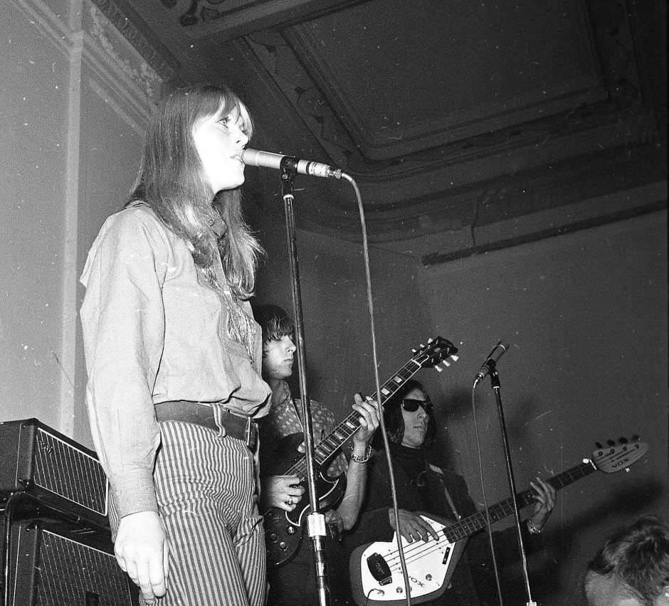 KEZ O))) tweet media