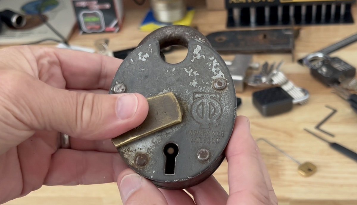 BrummiePicker's tweet photo. Picking open an old lever padlock, What is this Logo ?
https://t.co/sKuwur4oLk https://t.co/ehLeCO2ClG
