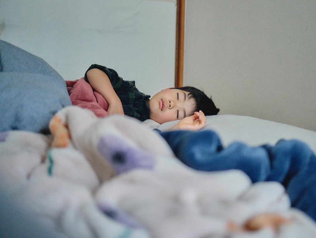 見て！$2239がちょっと下がってるね。今の値段は22135.0。なんか弱い動きだけど、私には初めての体験！嬉しすぎる！どうなるかな？