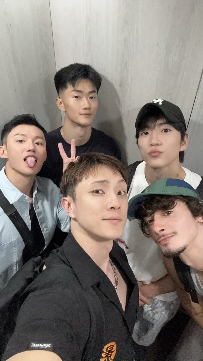 ผมจะเสร็จแล้ว 🥵 tweet media