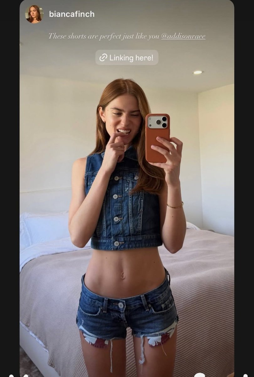 nokcalteou's tweet photo. mds olha essa menina que eu acabei de achar pqp https://t.co/2OTVc3TtBY