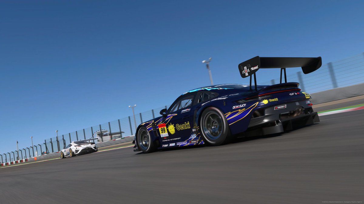 SRKWR_Eagle7720's tweet photo. JAF×REDEEハイブリッドeモータースポーツ大会 in 高松 第3レース
Q2→P2
予選は2回目のアタックで1秒台に入れることに成功したものの、本戦ではペースを上げられずバトルに巻き込まれましたが、なんとか２位キープでゴールできました。
#GT7 #REDEE #REDEEONLINECUP #SRKWR #UTSR便り https://t.co/MeGVnxp31S