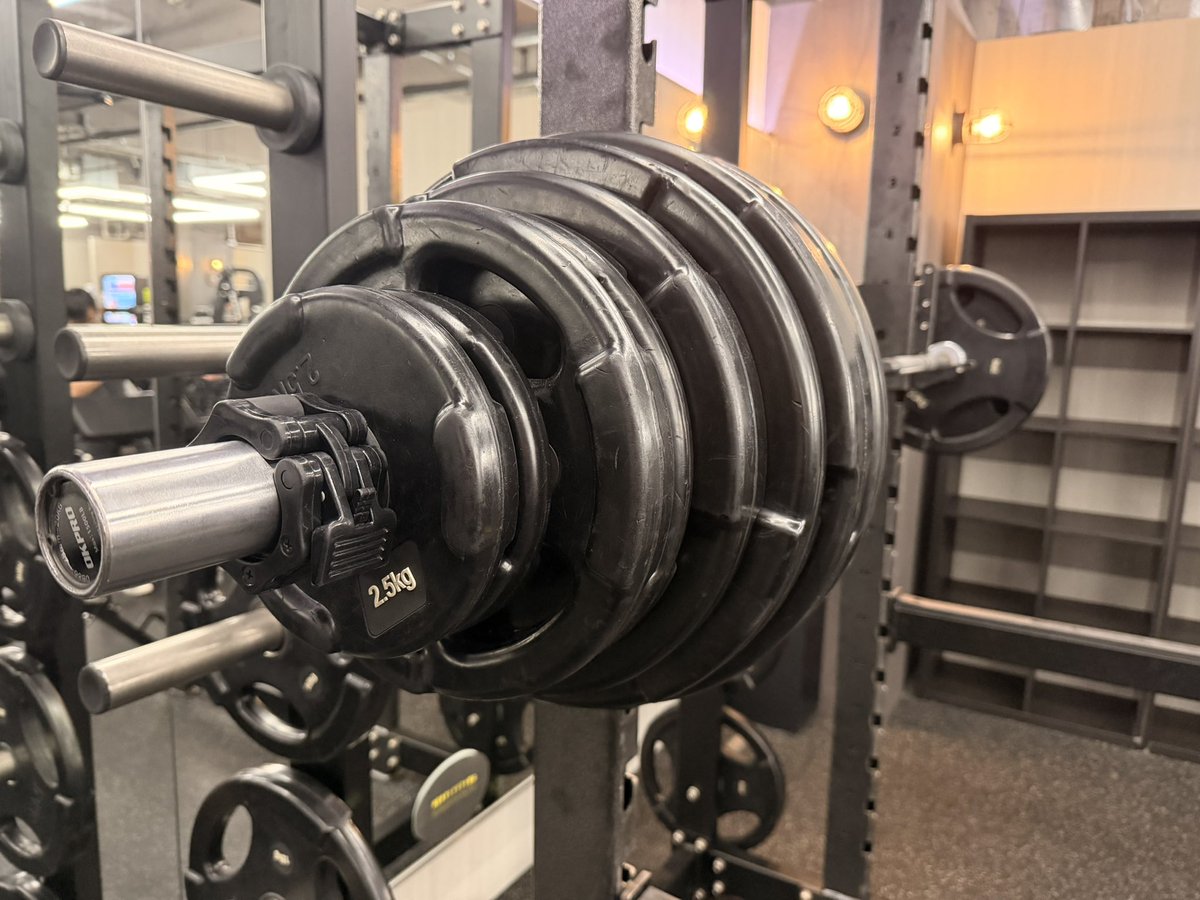 yuzz_qoota's tweet photo. スクワット180kg上がらなかった。今MAX175kg https://t.co/E7tdrMNj9e