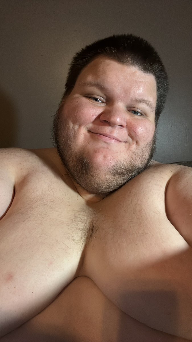 SuperChubby04's tweet photo. Live on Chaturbate 
Username is SuperChubby04 https://t.co/ls4VgU9KCF