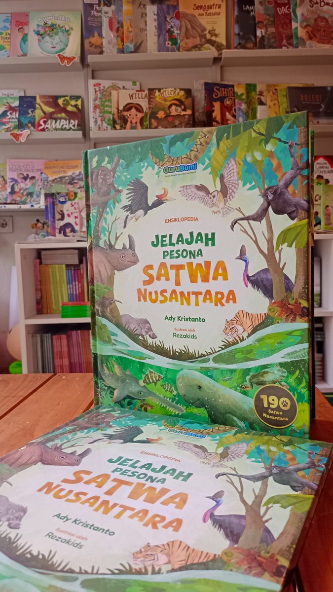 AdyKristanto's tweet photo. Awal Februari lalu saya meluncurkan Ensiklopedia pertama  tentang Satwa Nusantara. Nah di bulan Ramadhan ini saya mau berbagi kepada satu orang yang beruntung, dengan cara follow. like, retweet dan komen bagaimana cara melestarikan satwa nusantara 🙏 https://t.co/x6kH764326