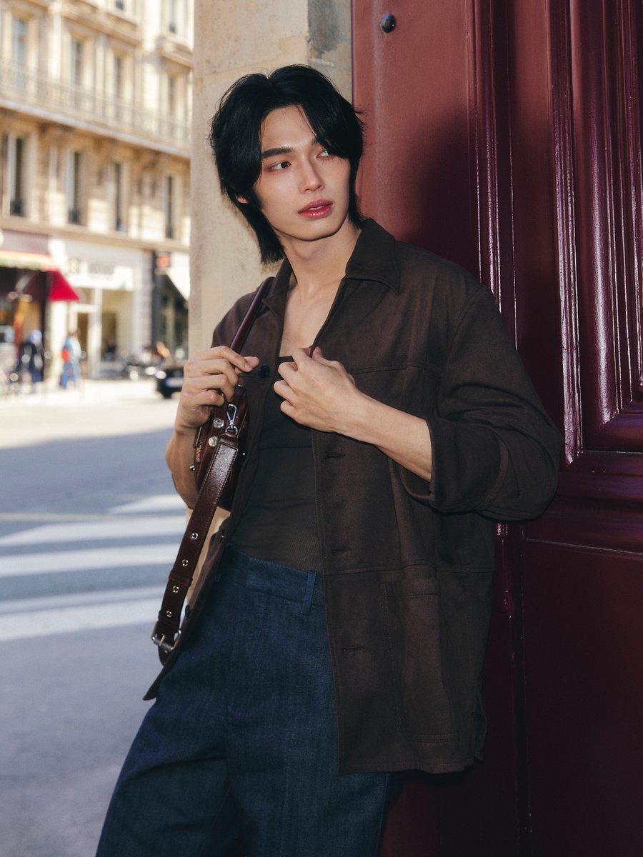 mintmag_th's tweet photo. หล่อทุกก้าว! เสิร์ฟภาพหล่อของหนุ่ม #วินเมธวิน ในโททัลลุคสีนํ้าตาล แมตช์กางเกงยีนส์และเสื้อซีทรูสีนํ้าตาลเข้ากับกระเป๋า Camero Party Belt ที่โดดเด่นด้วยดีไซน์ลูกเล่นเข็มขัดบนตัวกระเป๋า ทำให้ลุคที่ดูเรียบง่ายกลับเต็มไปด้วยรายละเอียดที่โดดเด่นและน่าสนใจ 💚

#AcneStudiosxWinMetawin
#winmetawin
#AcneStudios
#AcneStudiosFW26
#MintNews