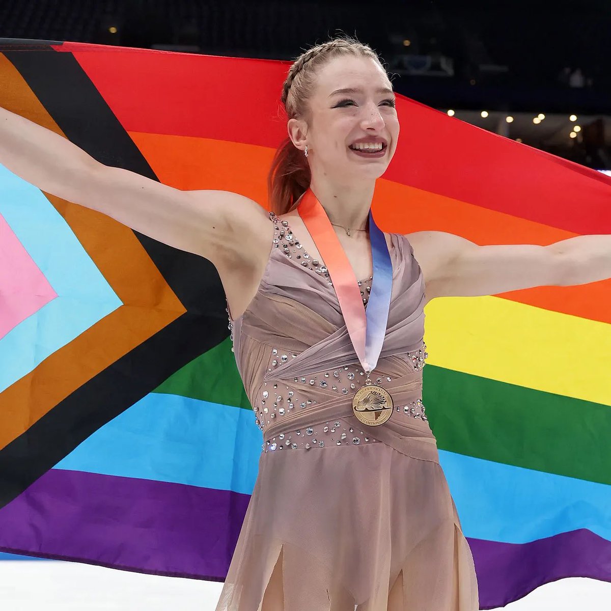 Oli London tweet media