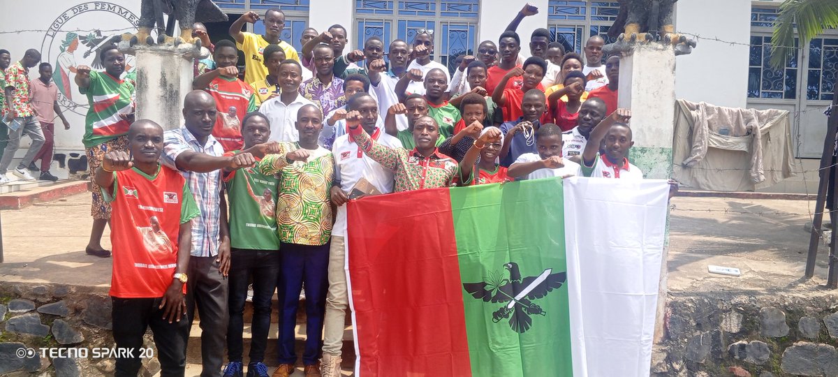 JClaudeNshimir's tweet photo. A la permanence #Mukaza, le 7/3/2026, j'ai été fier de participer à la réunion des #Etudiants_Imbonerakure @CnddFdd natifs #Bugendana et #Gishubi, issus de #ntes universités #Bujumbura. Les étudiants sont un trésor important pour le #Burundi de demain.
@DorianeMunezero
@kadenys2 https://t.co/yqscMwF1mm