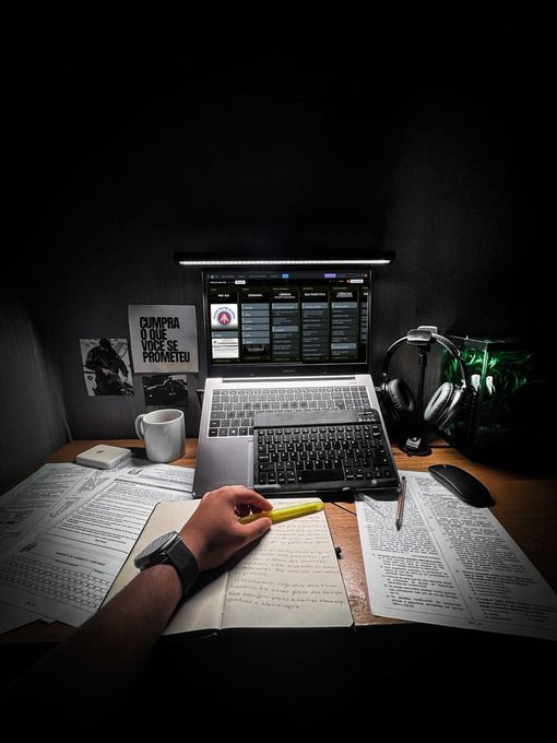 The AI tools that every developer should save before 2025 hits.

(Each one = time saved + productivity boosted)