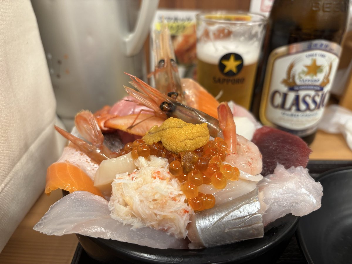 GENKAI1002's tweet photo. 雪に慣れてない福岡県民は、なるべく屋内で札幌満喫中。
本当に美味い！ https://t.co/lSjTXUzaH5