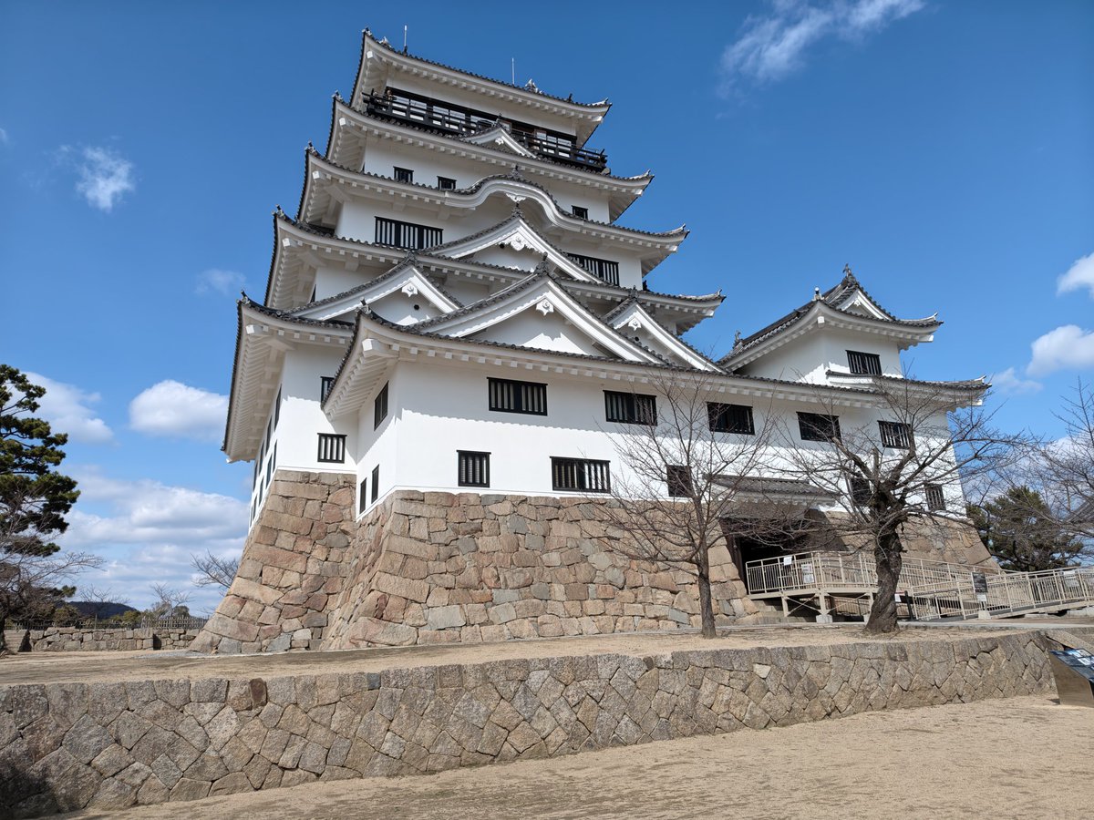 karasu1143's tweet photo. 令和の大普請で再現性高くなった福山城
北側の防御鉄板がイカツイ https://t.co/2l63BFBVJb