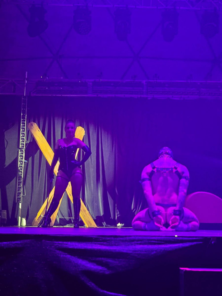 🦄🦄📸 | 2 Unicorns 1 Cam tweet media