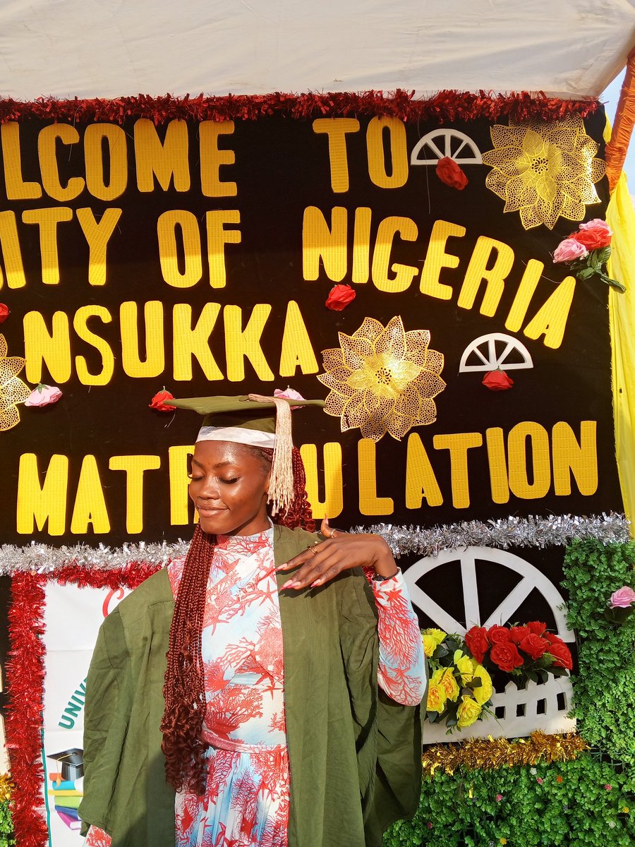 Yoo it's our matric !!!!

Happy matriculation to myself and thousands of students who matriculated yesterday. 

Our dream jobs are already waiting for us 🙏🏻 🤭😋

Mutuals anyone 🥹