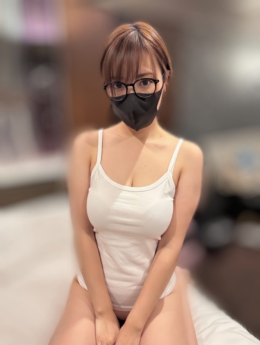 orido_reiji's tweet photo. 巨乳嫁ちゃんのこれがこう
地味メガネちゃんも脱ぐと地味じゃない https://t.co/qOI3EJeHPr