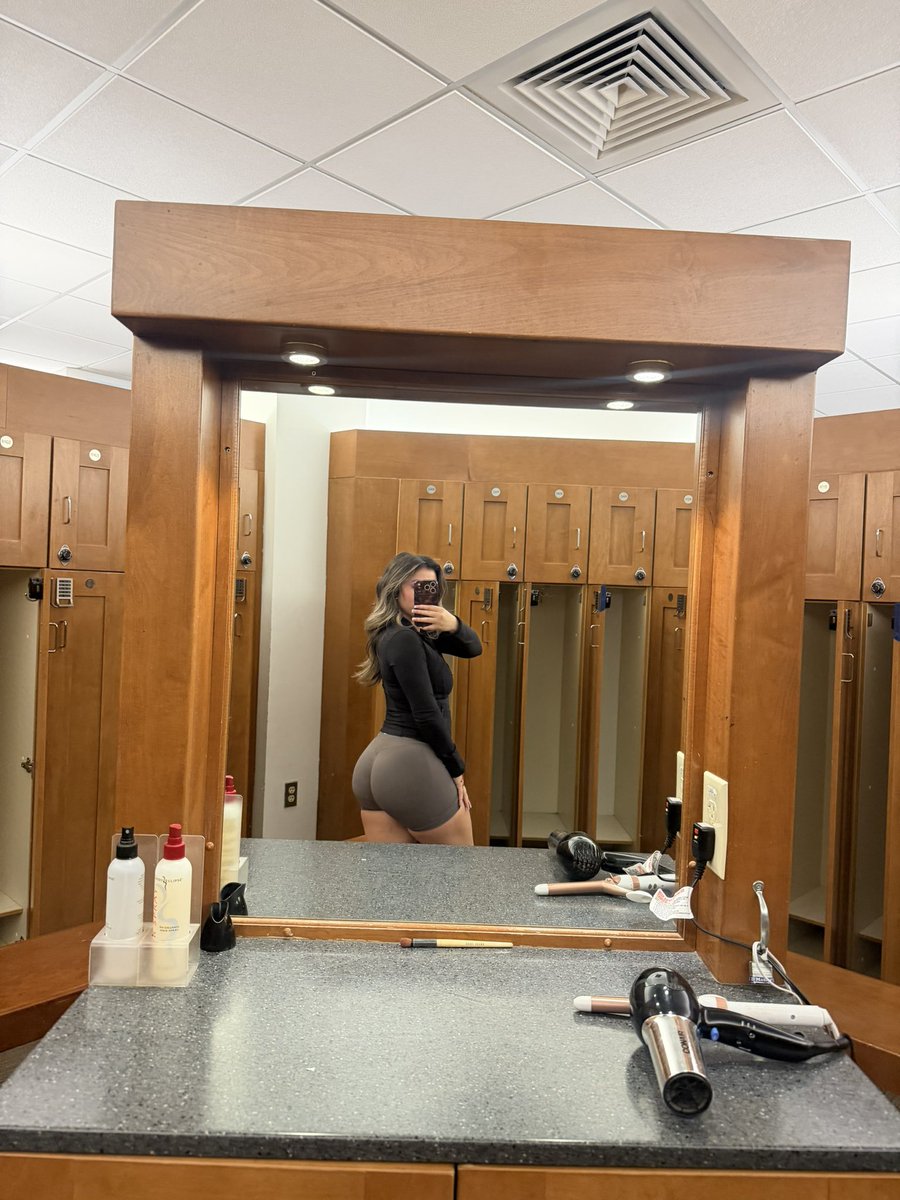 C01933's tweet photo. Goodnight losers https://t.co/LCtHNhHqOd