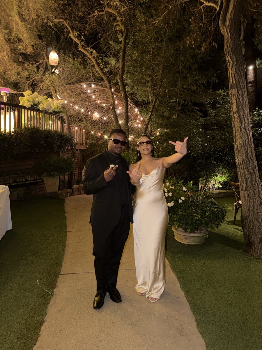 dayahthabrat's tweet photo. the wedding avengers 🖤 https://t.co/9GhMHzFIUF