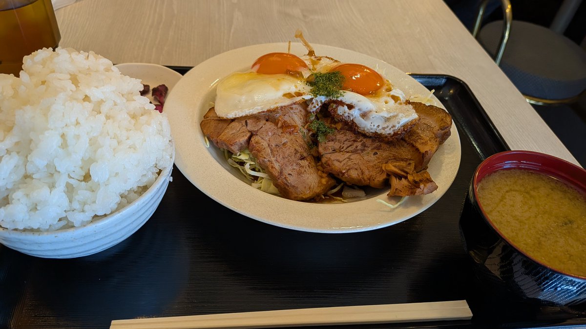 チャーシューエッグ定食(ご飯大盛) @ #あたに食堂(#中央林間) 今日の