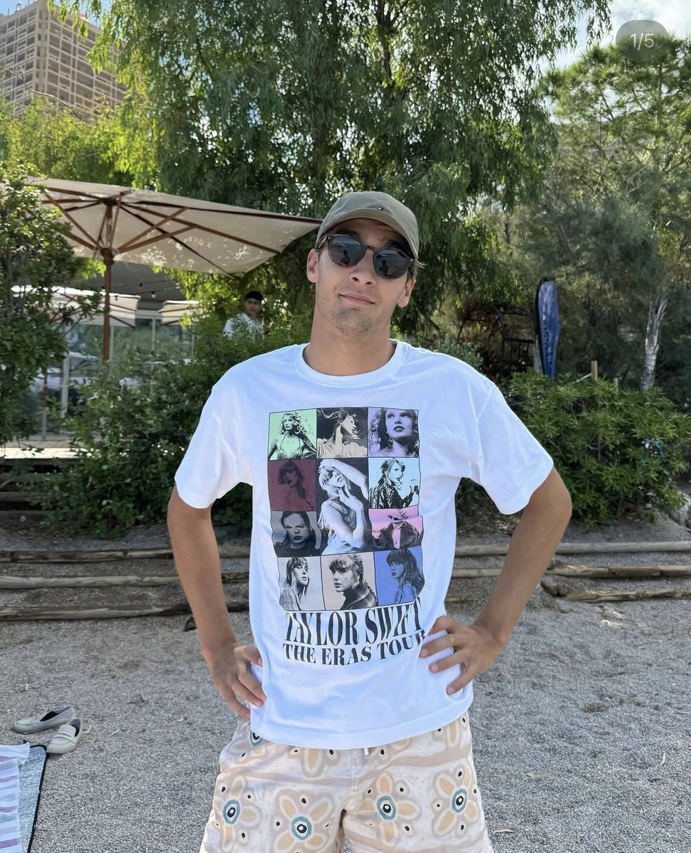 Tayblessings for him always 💘