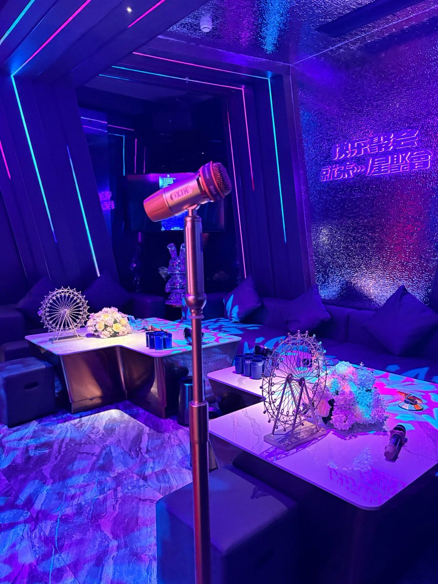 Виталя tweet media