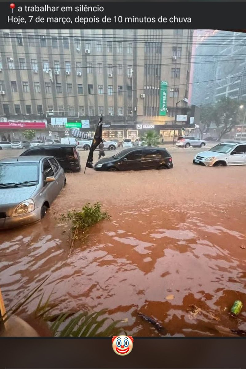 A trabalharem em silêncio.
7 de março de 2026, depois de 10 minutos de chuva.