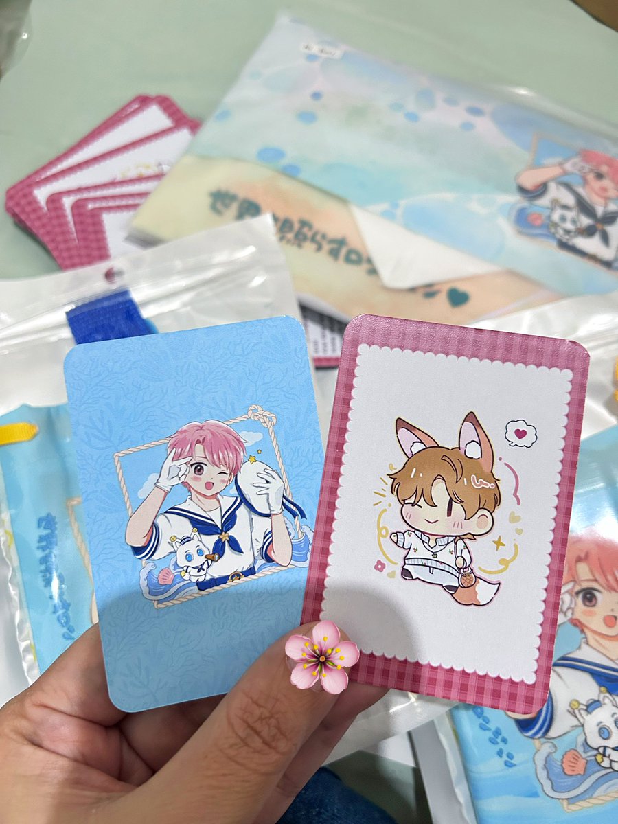 startwithrj's tweet image. Muehehehe lucu kaya photocard padahal greeting card 🩵🩷

*WNI mentioned #permission