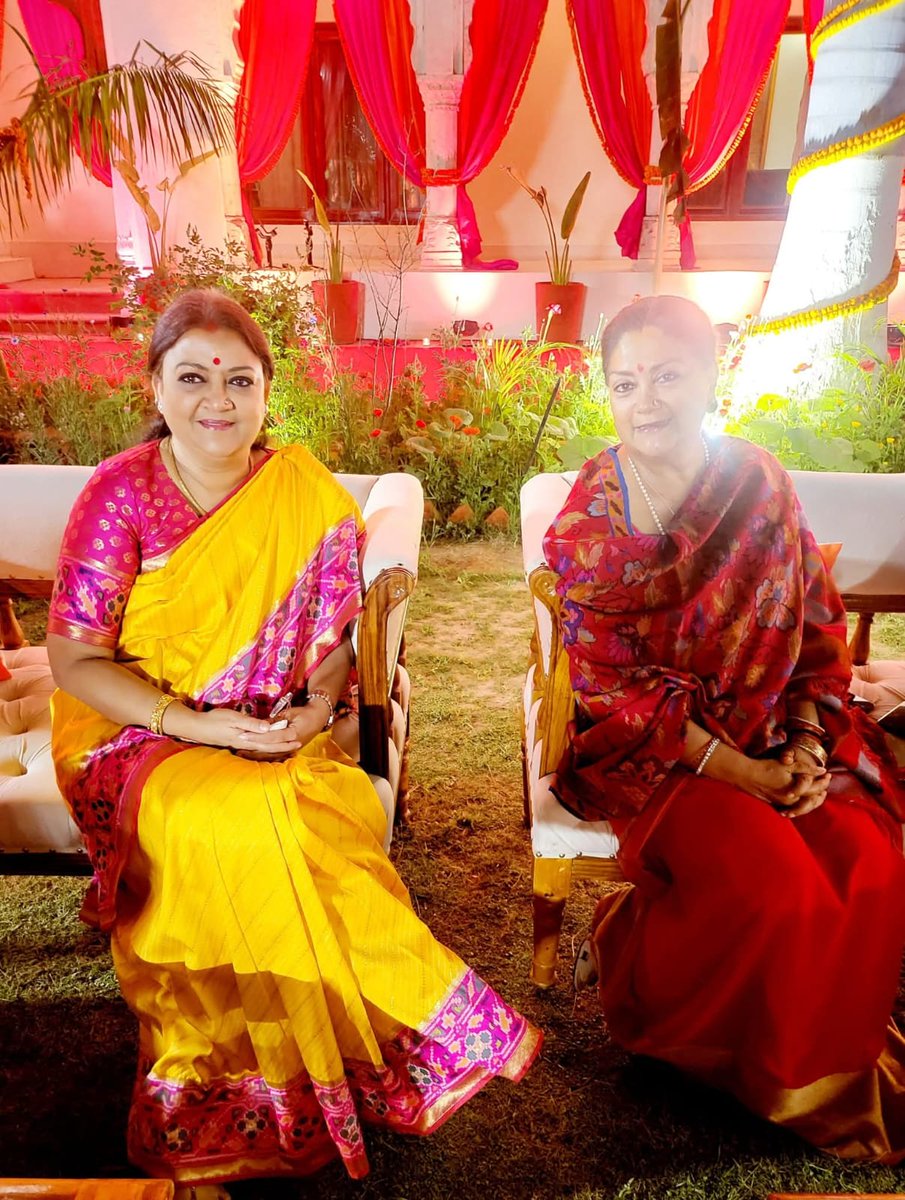 राजस्थान की पूर्व मुख्यमंत्री आदरणीय <a href="/VasundharaBJP/">Vasundhara Raje</a> जी को जन्मदिन की हार्दिक शुभकामनाएं।
श्री बालाजी महाराज से आपके उत्तम स्वास्थ्य एवं दीर्घायु जीवन की मंगलकामना है।
#HappyBirthday