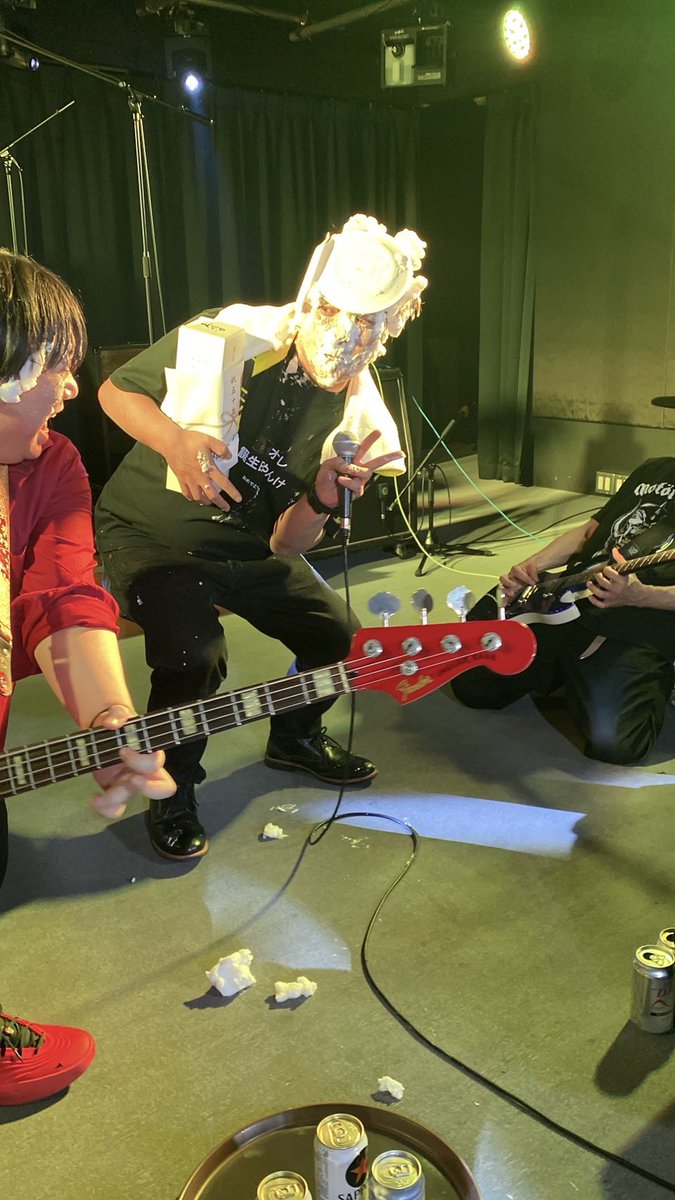 昨夜は20数年ぶりに日本酒🍶呑んで
ぶっ飛んだー
終盤はほぼ記憶ない😱